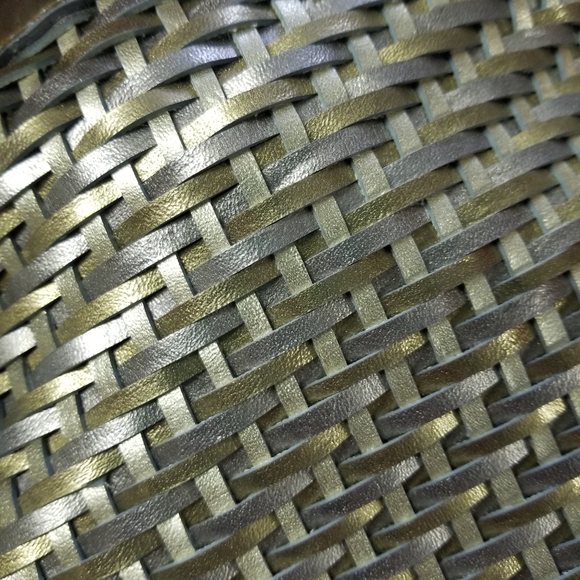 Gold metallic bucket tote - Picture 2 of 10